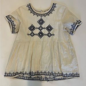 Super cute orange creek embroidered blouse.